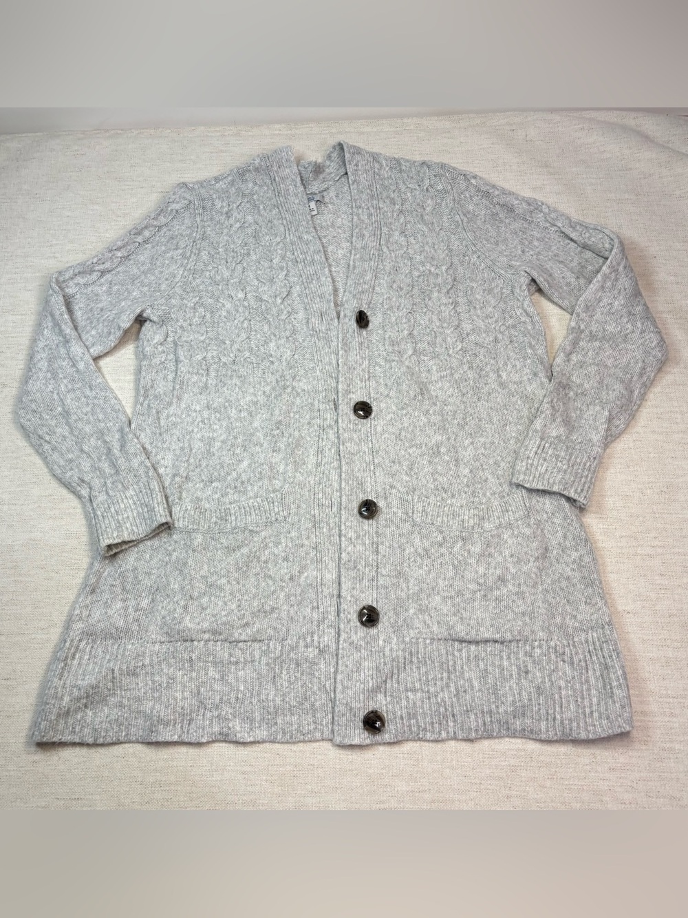 Croft & Barrow women M Gray Cable-Knit Button Cardigan Sweater long sleeve